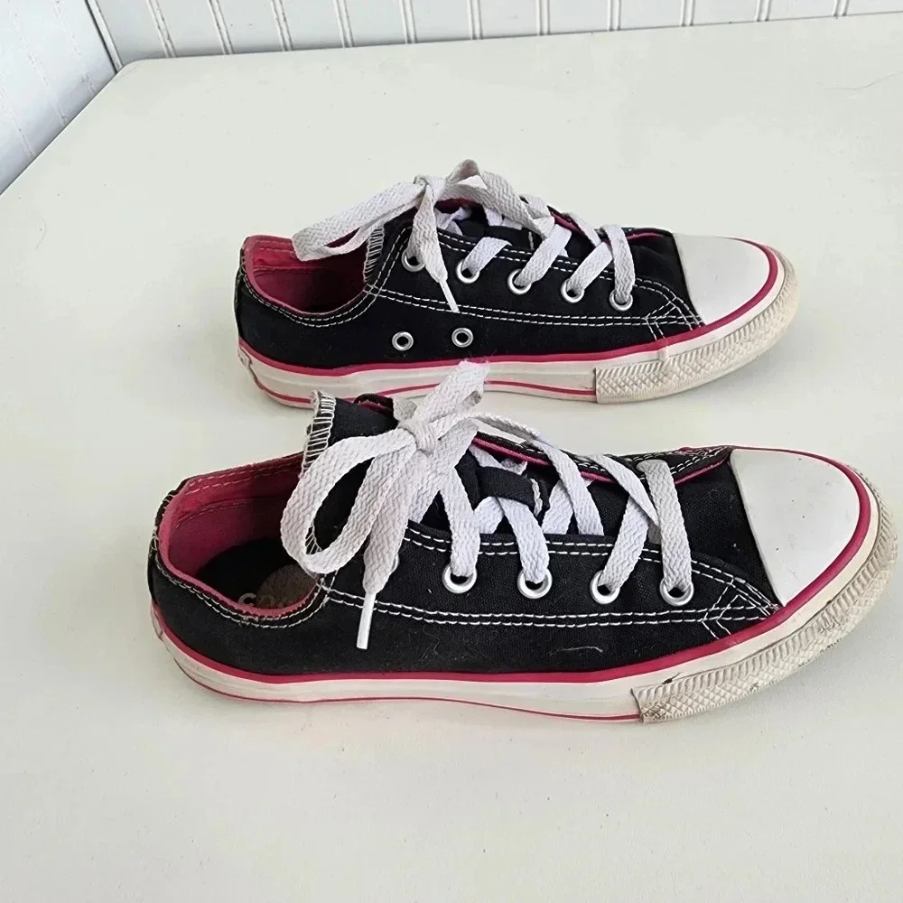 Converse Chuck Taylor All Star Youth US Size 2 Black Pink Sneaker Shoes 654365F
